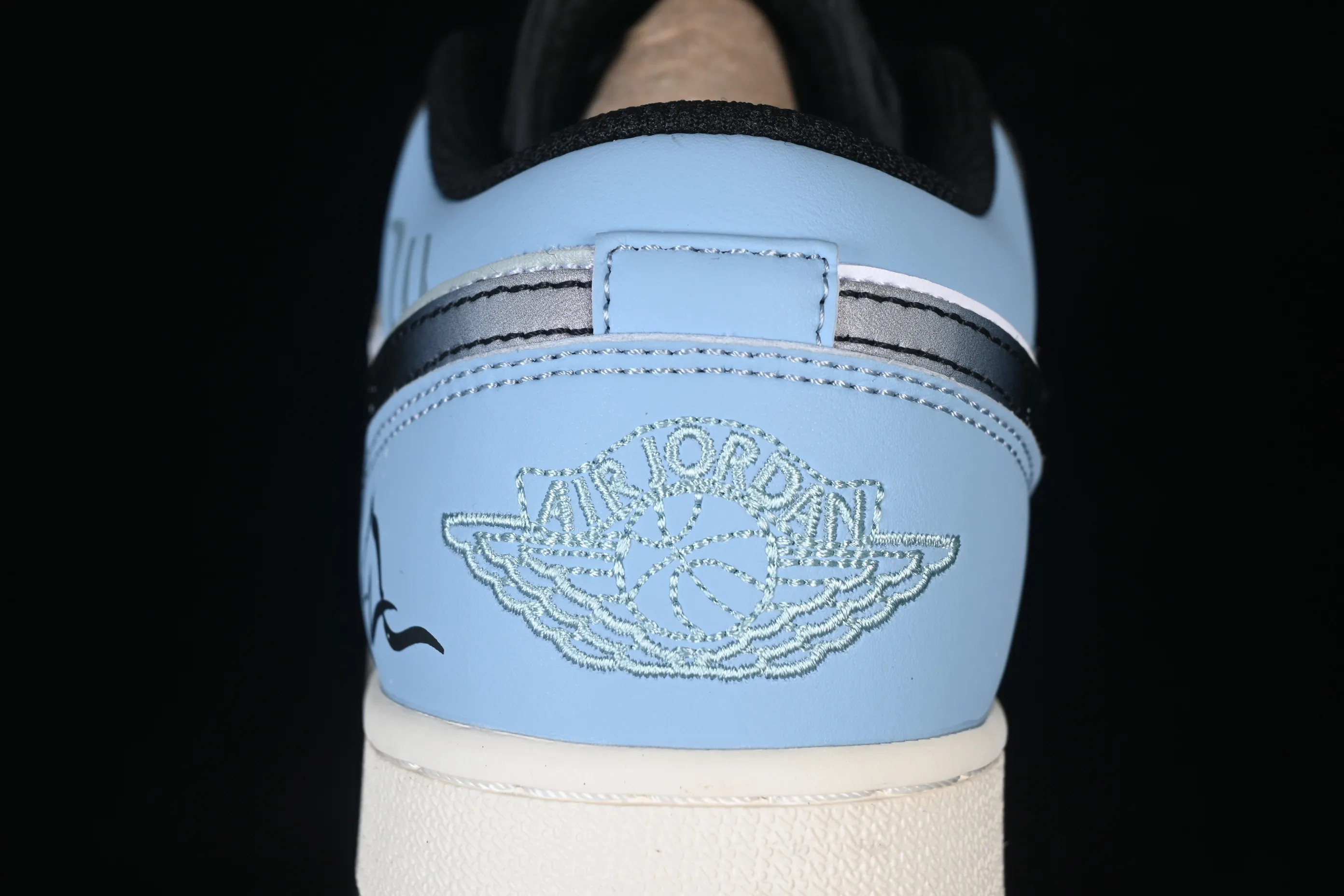 All categories Air Jordan Jordan series basketball shoes Air Jordan 1 Low Air Jordan 1 Low AJ1 Joe 1 Year of the Horse limited low-top cultural casual sneakers 553560-081